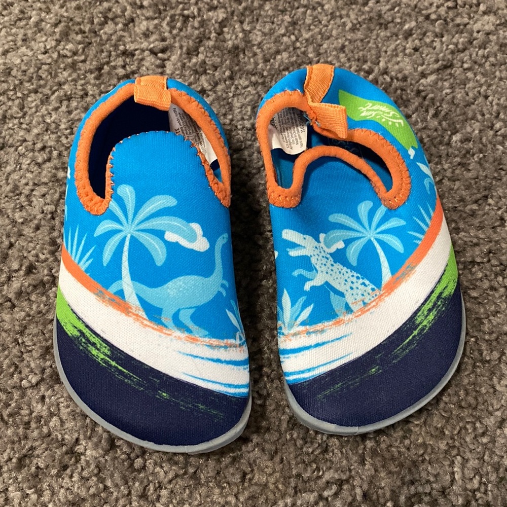 SunSmart NWOT Toddler Water Shoes Size 5/6